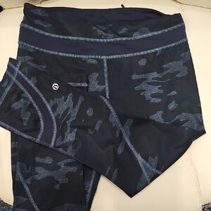 Lululemon Black and Dark Green Leggings